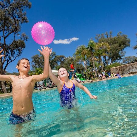 Big4 Renmark Riverfront Holiday Park Hotel ภายนอก รูปภาพ