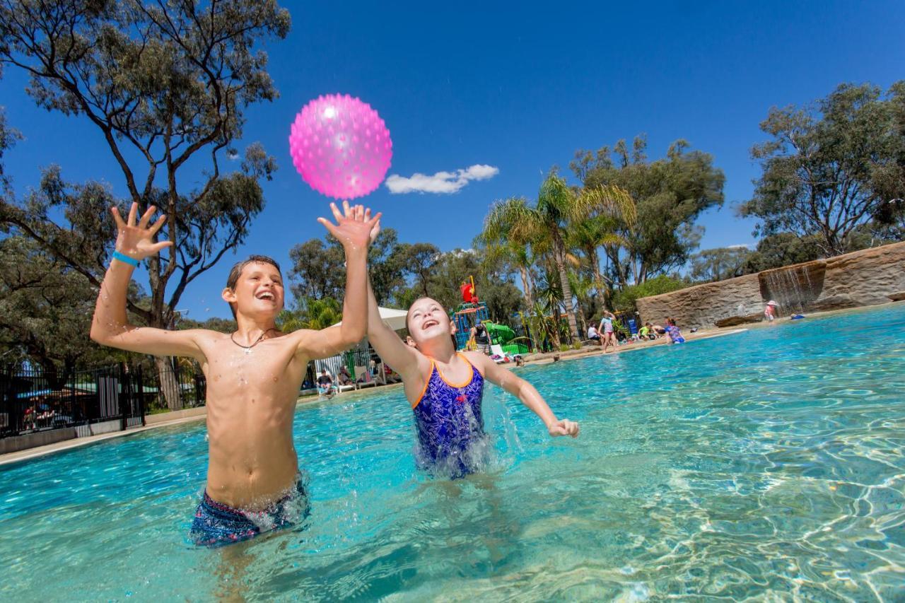 Big4 Renmark Riverfront Holiday Park ภายนอก รูปภาพ