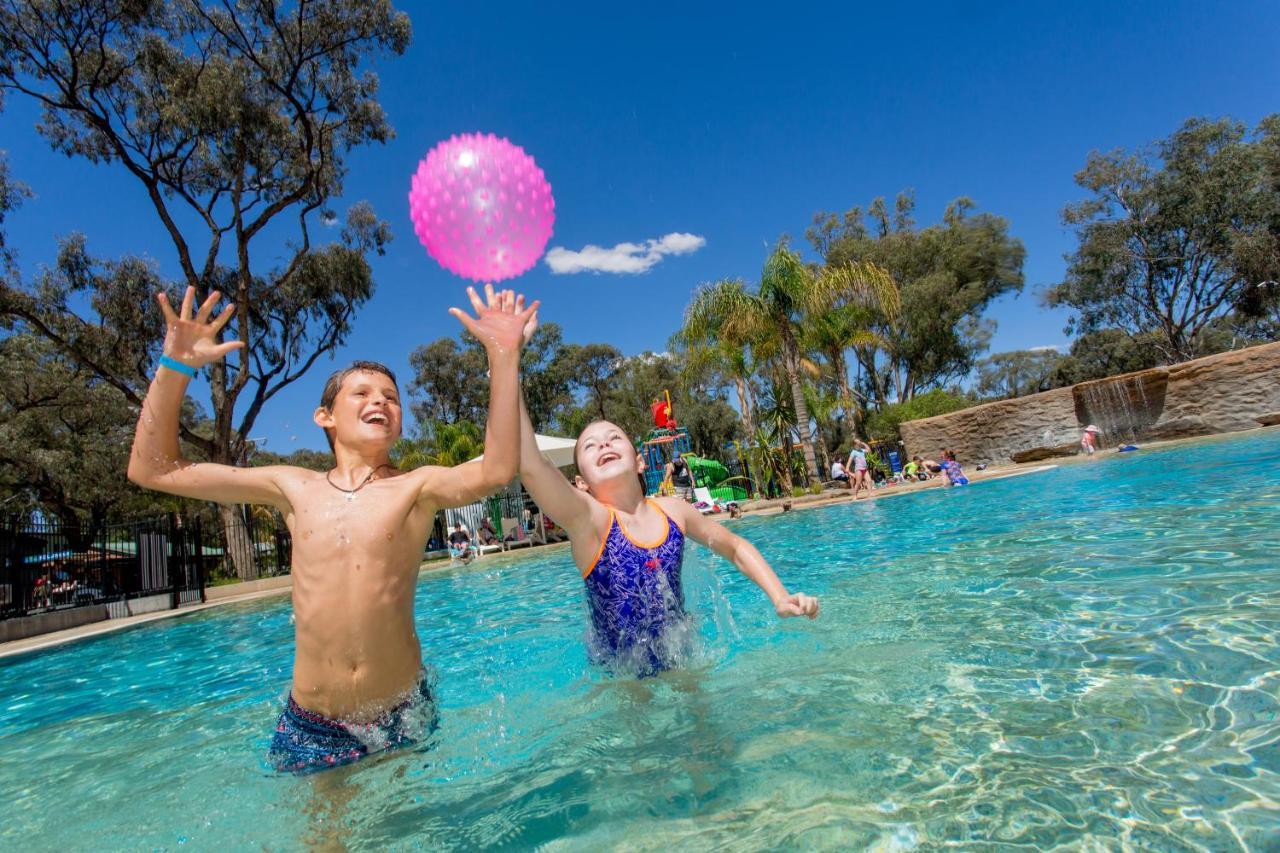 Big4 Renmark Riverfront Holiday Park Hotel ภายนอก รูปภาพ