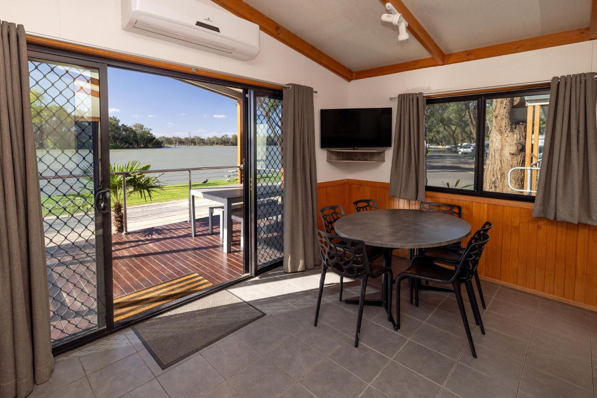 Big4 Renmark Riverfront Holiday Park ภายนอก รูปภาพ