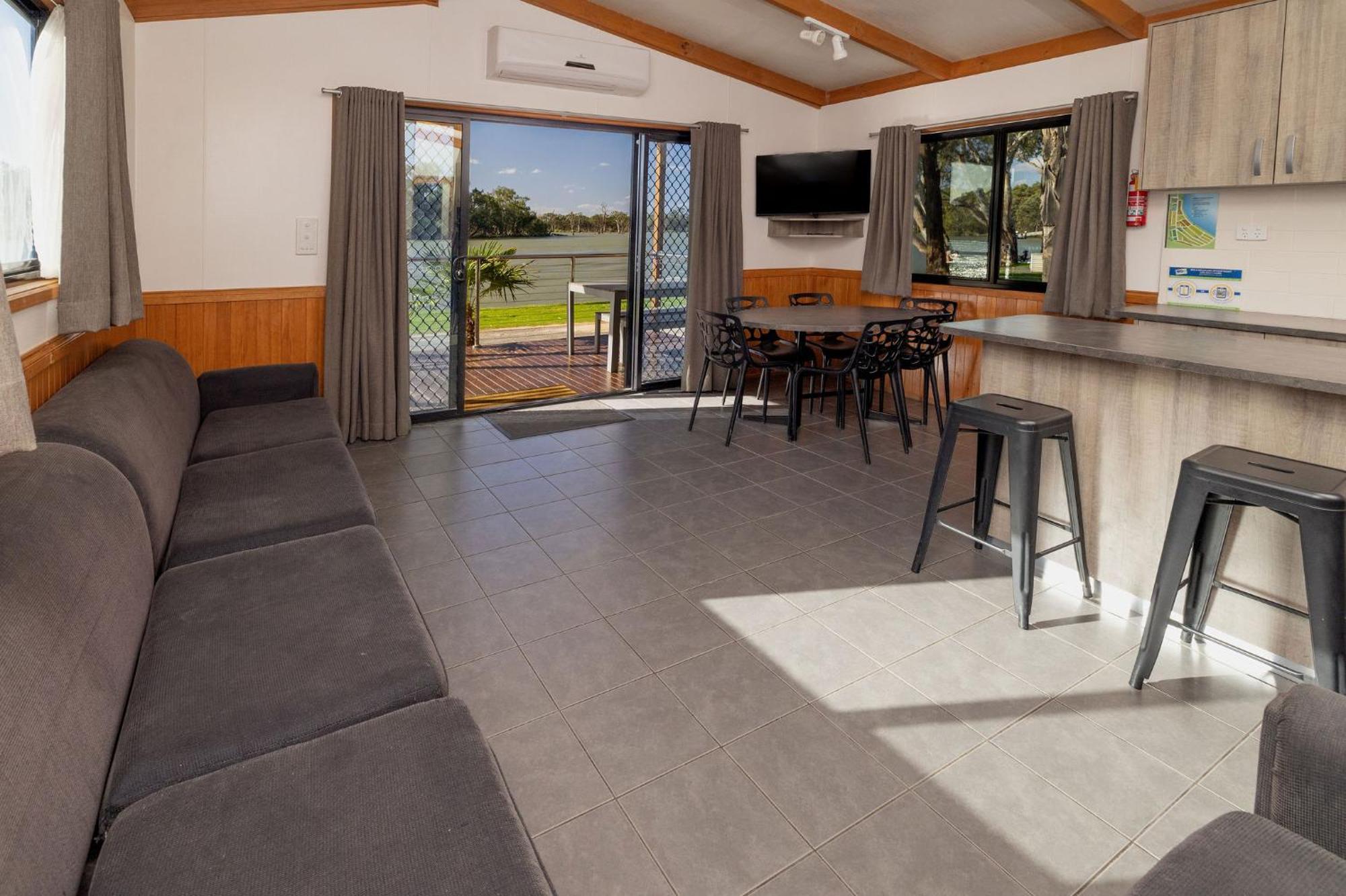 Big4 Renmark Riverfront Holiday Park ภายนอก รูปภาพ