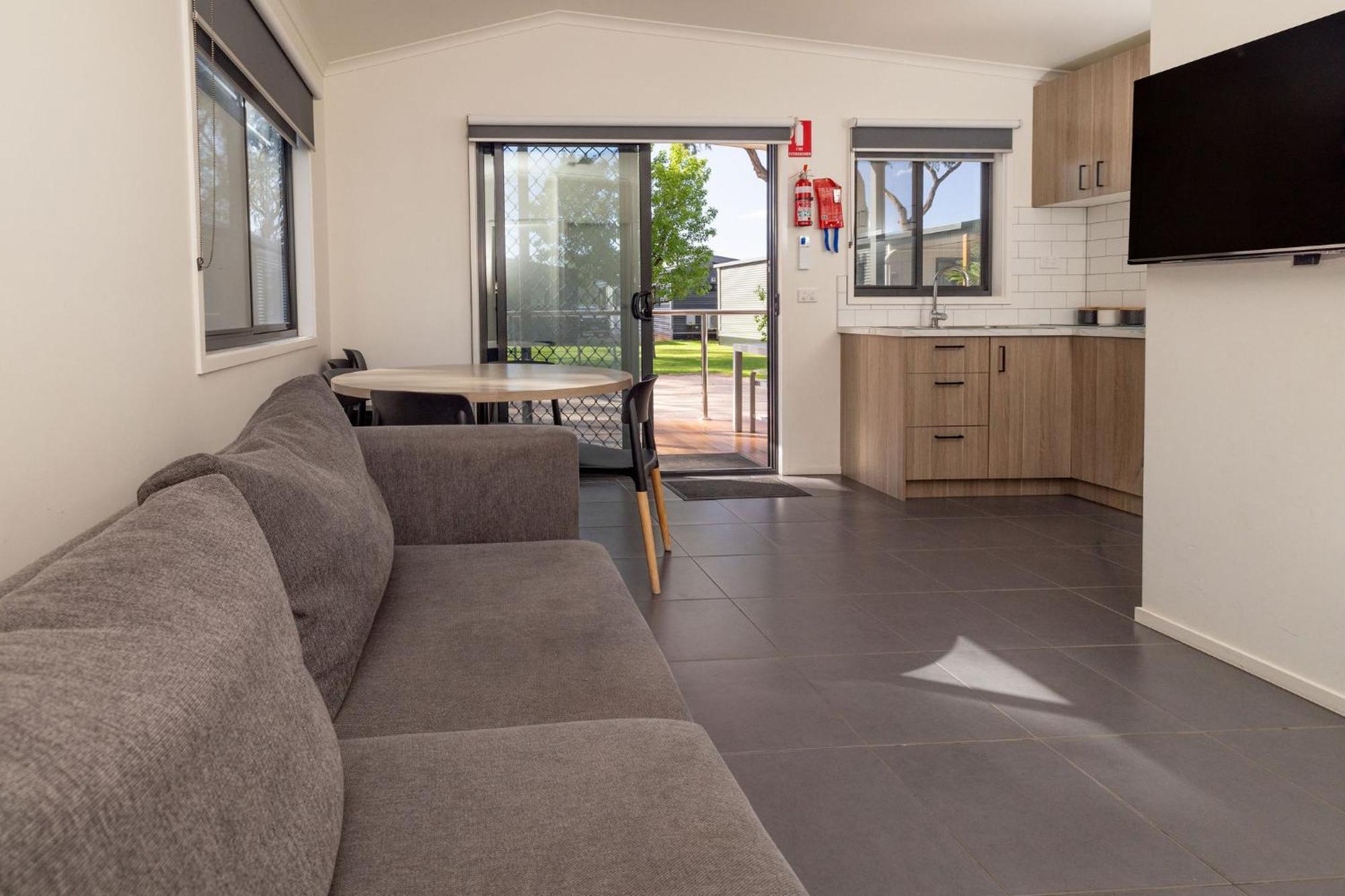 Big4 Renmark Riverfront Holiday Park ภายนอก รูปภาพ