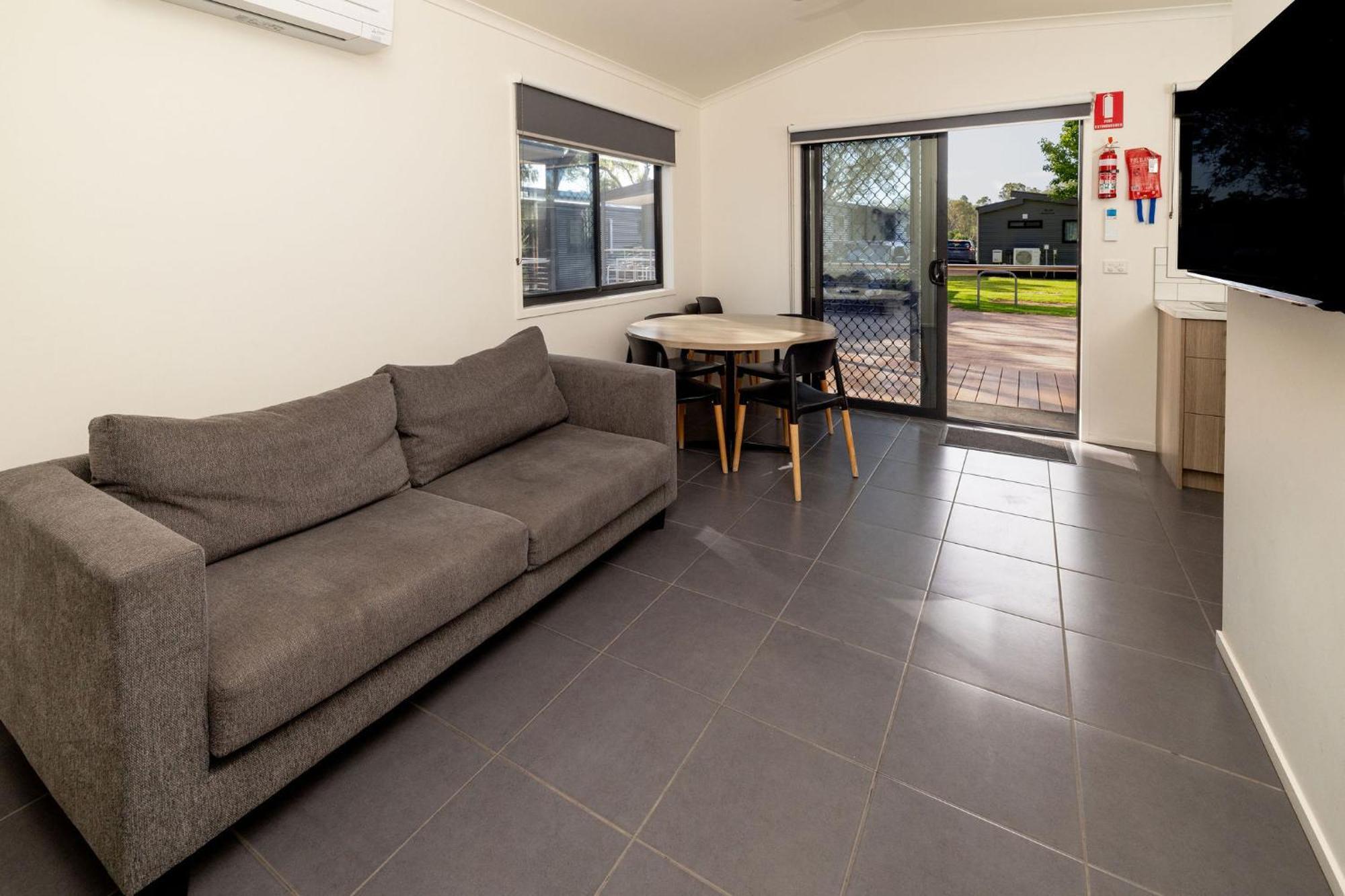 Big4 Renmark Riverfront Holiday Park ภายนอก รูปภาพ