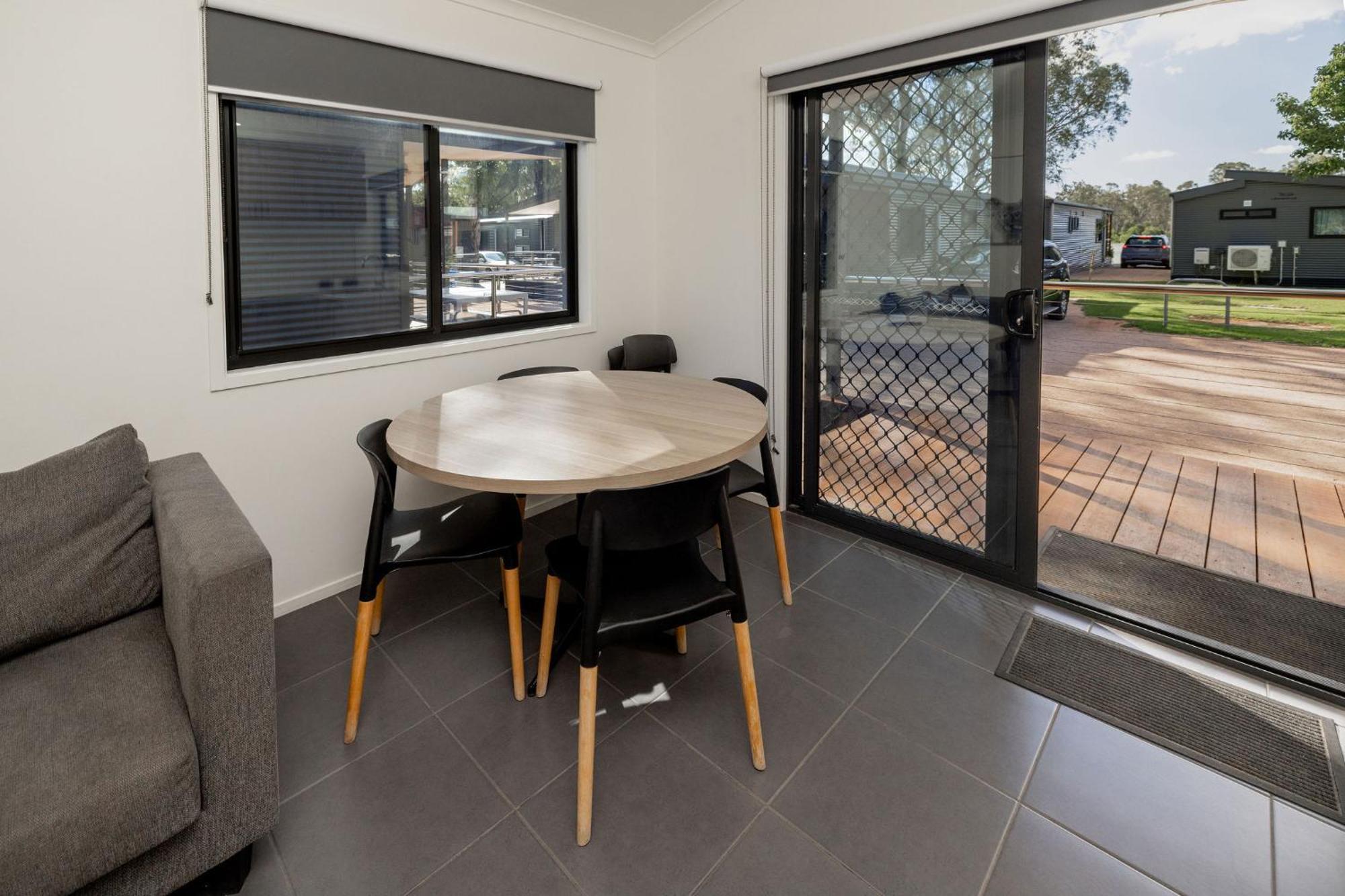 Big4 Renmark Riverfront Holiday Park ภายนอก รูปภาพ