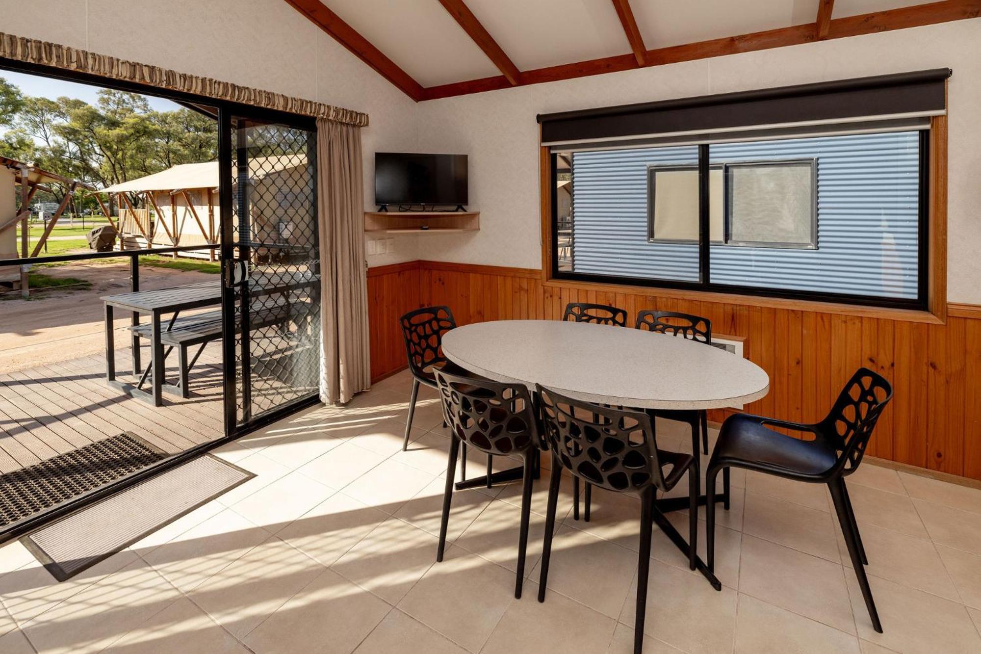 Big4 Renmark Riverfront Holiday Park ภายนอก รูปภาพ