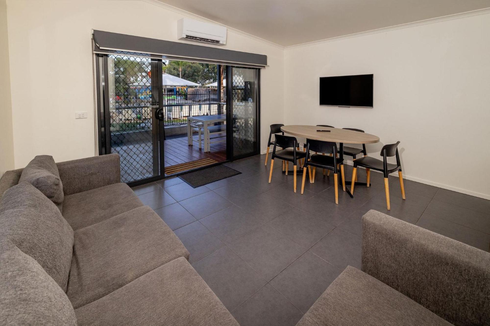 Big4 Renmark Riverfront Holiday Park ภายนอก รูปภาพ