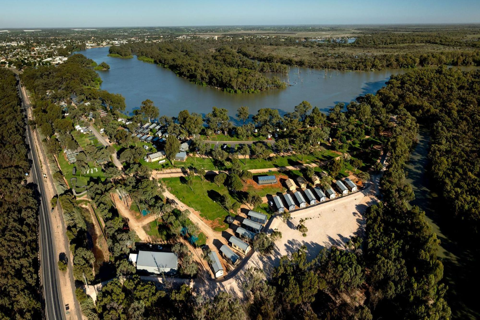 Big4 Renmark Riverfront Holiday Park ภายนอก รูปภาพ