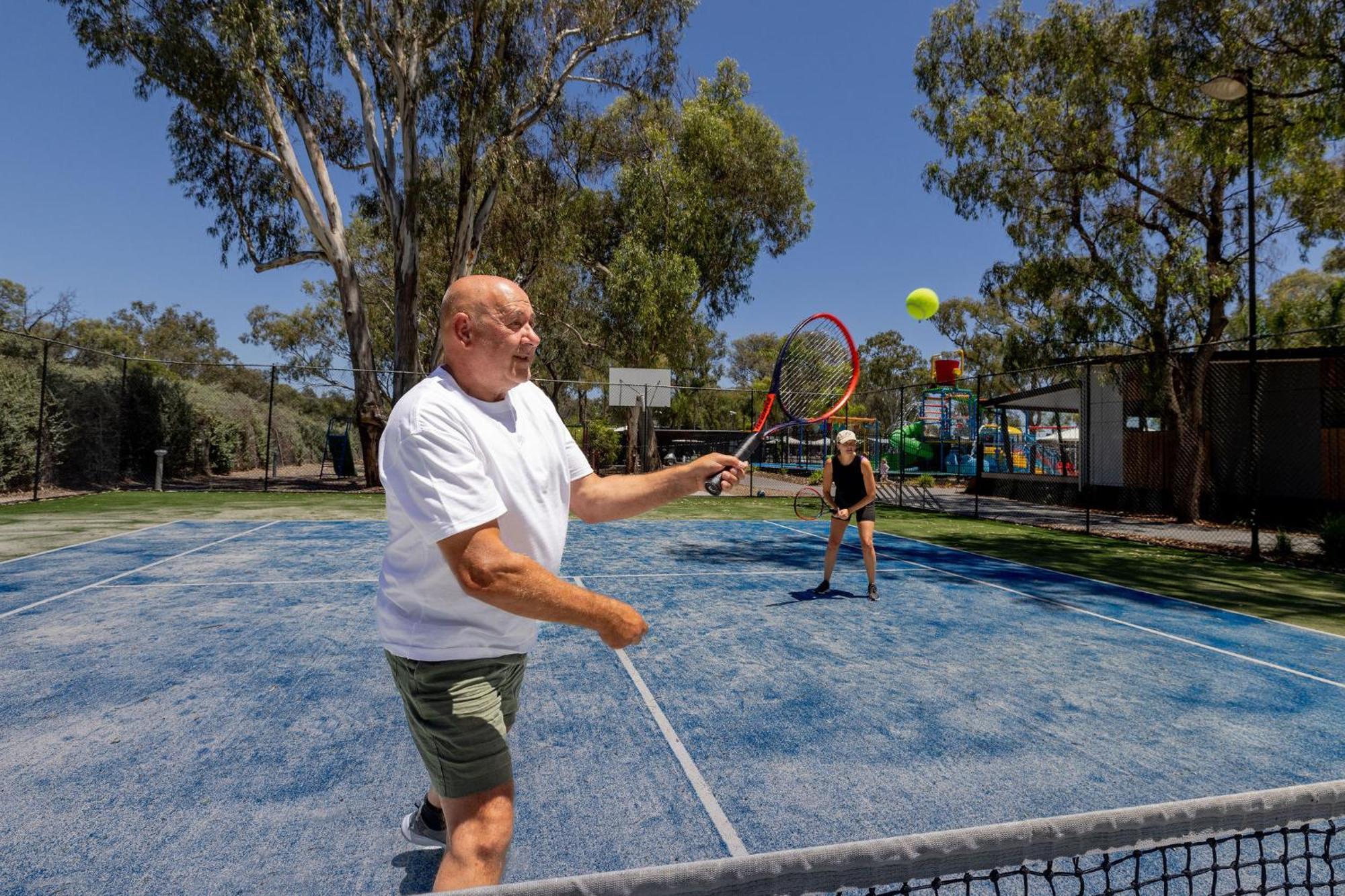 Big4 Renmark Riverfront Holiday Park ภายนอก รูปภาพ