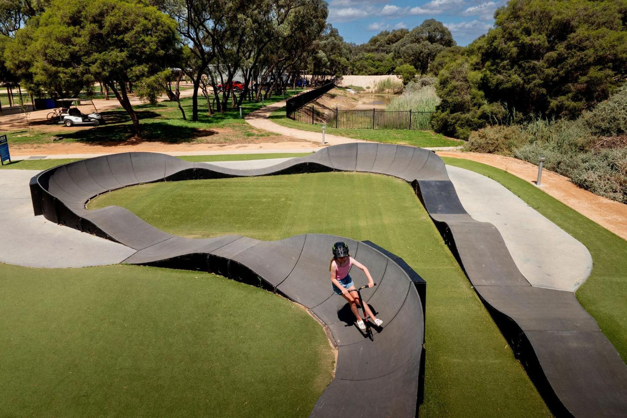 Big4 Renmark Riverfront Holiday Park ภายนอก รูปภาพ