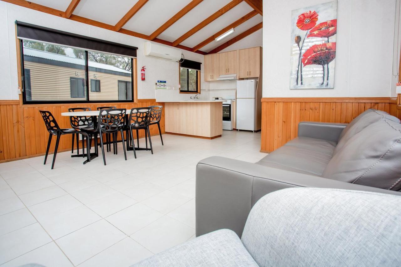 Big4 Renmark Riverfront Holiday Park Hotel ภายนอก รูปภาพ